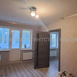 Продам квартиру, Героев Харькова просп. , 3 кім., 60 м², советский ремонт