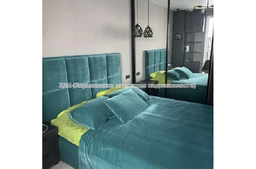 Продам квартиру, Мирная ул. , 2 кім., 77 м², авторский дизайн 