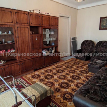 Продам квартиру, Трускавецкая ул. , 3 кім., 75 м², косметический ремонт 