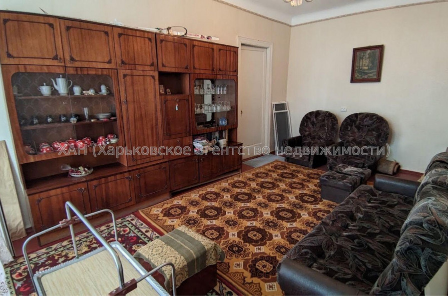 Продам квартиру, Трускавецкая ул. , 3 кім., 75 м², косметический ремонт 