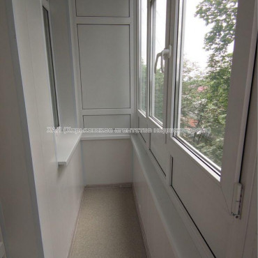 Продам квартиру, Трускавецкая ул. , 3  ком., 75 м², косметический ремонт 