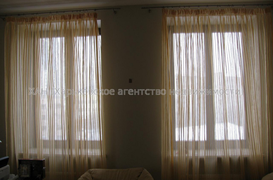 Продам квартиру, Космическая ул. , 5 кім., 220 м², евроремонт 