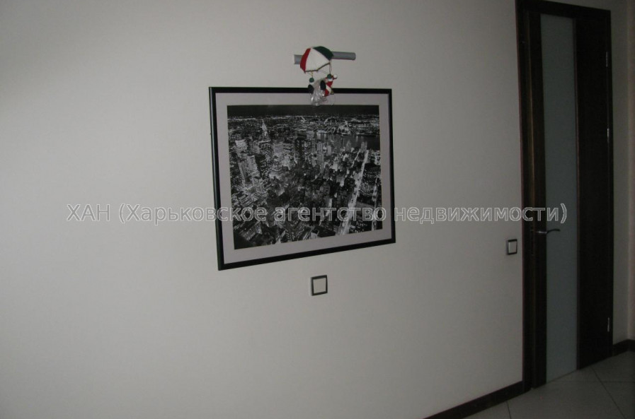Продам квартиру, Космическая ул. , 5 кім., 220 м², евроремонт 