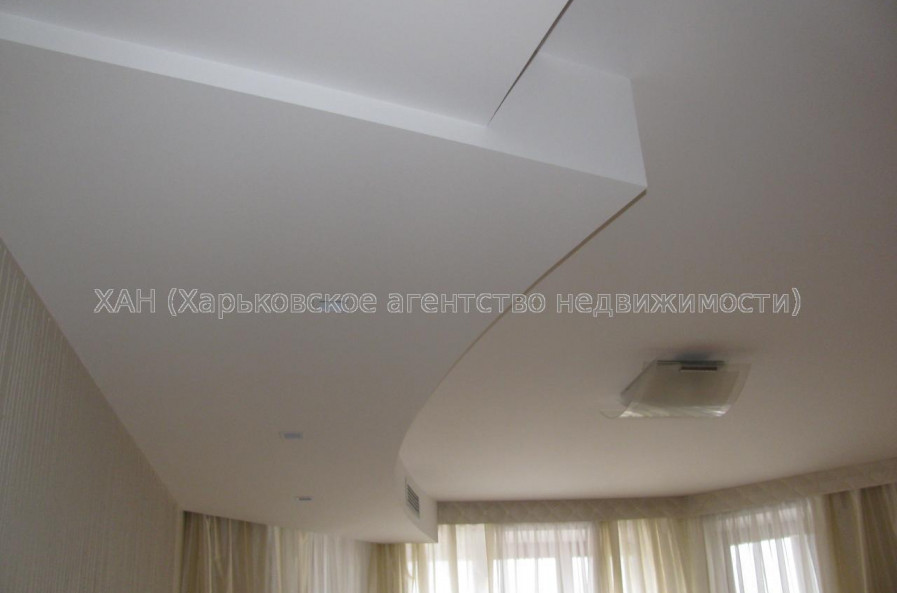Продам квартиру, Космическая ул. , 5 кім., 220 м², евроремонт 