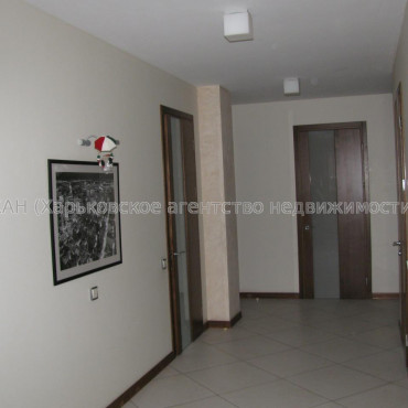 Продам квартиру, Космическая ул. , 5  ком., 220 м², евроремонт 