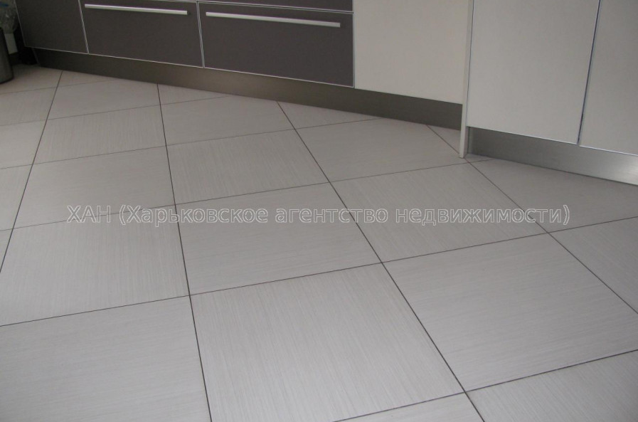 Продам квартиру, Космическая ул. , 5 кім., 220 м², евроремонт 