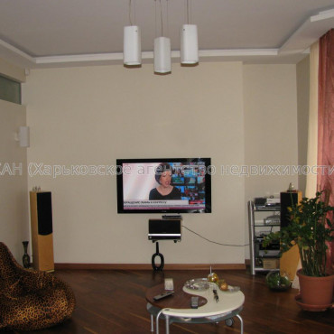 Продам квартиру, Космическая ул. , 5  ком., 220 м², евроремонт 