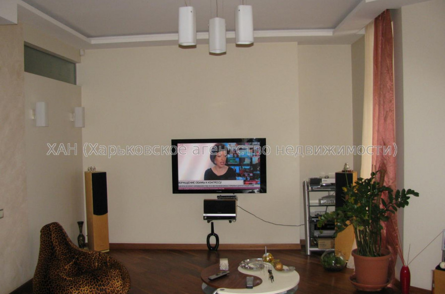 Продам квартиру, Космическая ул. , 5 кім., 220 м², евроремонт 