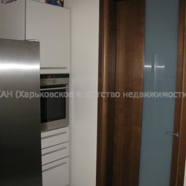 Продам квартиру, Космическая ул. , 5  ком., 220 м², евроремонт 
