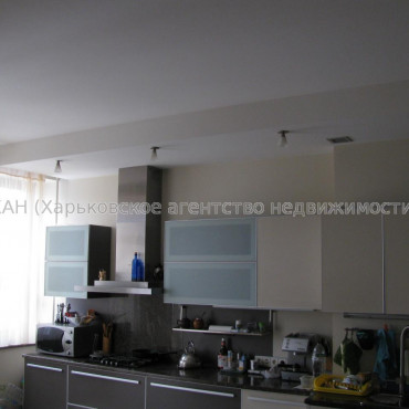 Продам квартиру, Космическая ул. , 5  ком., 220 м², евроремонт 