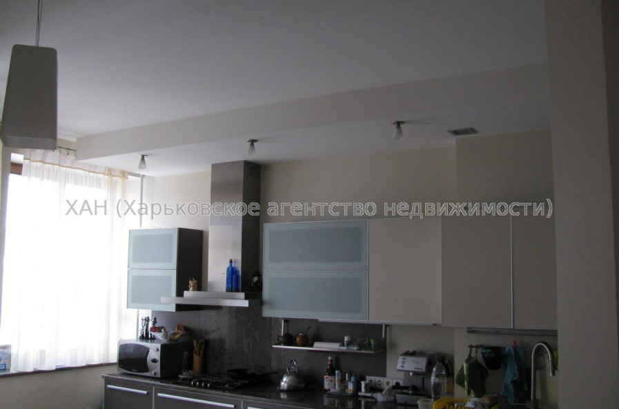 Продам квартиру, Космическая ул. , 5 кім., 220 м², евроремонт 