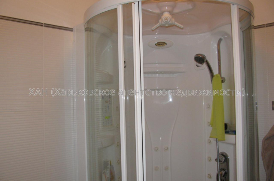 Продам квартиру, Космическая ул. , 5 кім., 220 м², евроремонт 