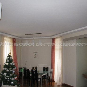 Продам квартиру, Космическая ул. , 5  ком., 220 м², евроремонт 