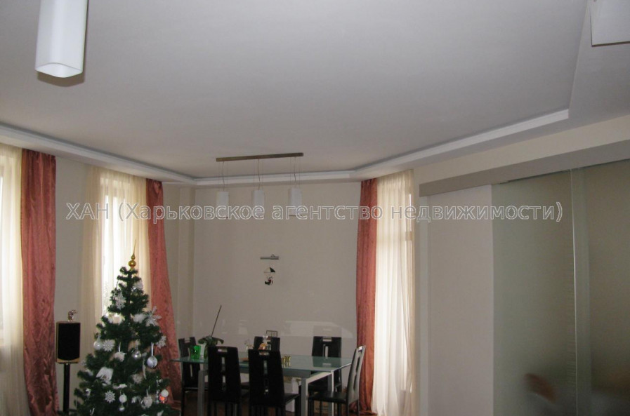 Продам квартиру, Космическая ул. , 5 кім., 220 м², евроремонт 