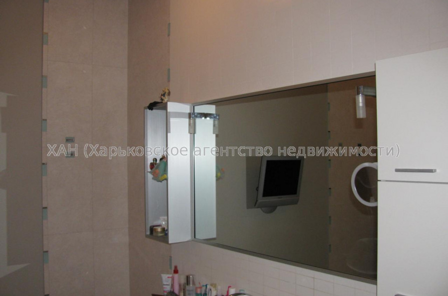 Продам квартиру, Космическая ул. , 5 кім., 220 м², евроремонт 