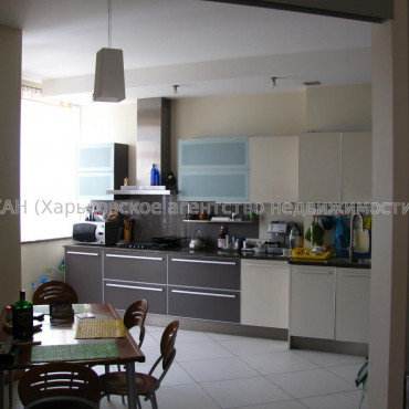 Продам квартиру, Космическая ул. , 5  ком., 220 м², евроремонт 