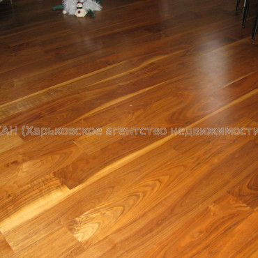 Продам квартиру, Космическая ул. , 5  ком., 220 м², евроремонт 