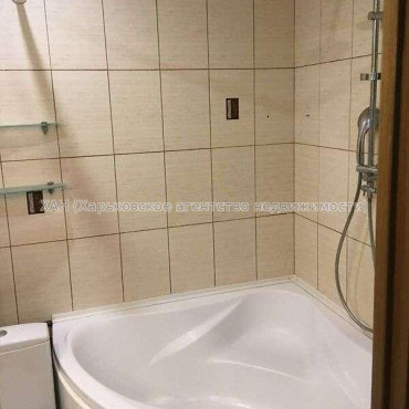 Продам квартиру, Богомольца ул. , 2 кім., 62 м², капитальный ремонт 