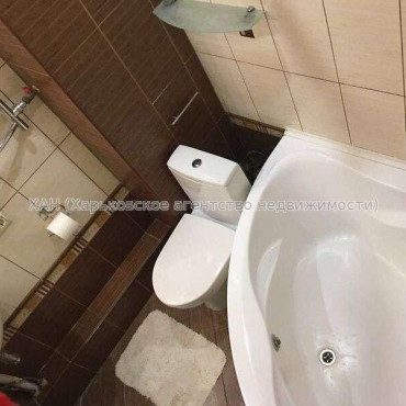 Продам квартиру, Богомольца ул. , 2 кім., 62 м², капитальный ремонт 