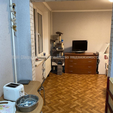 Продам квартиру, Победы просп. , 4 кім., 90 м², косметический ремонт 