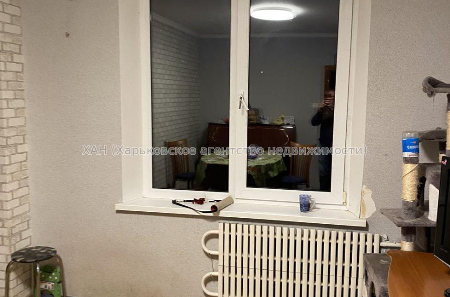 Продам квартиру, Победы просп. , 4  ком., 90 м², косметический ремонт 