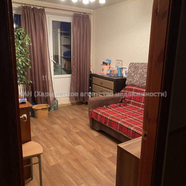 Продам квартиру, Победы просп. , 4 кім., 90 м², косметический ремонт 