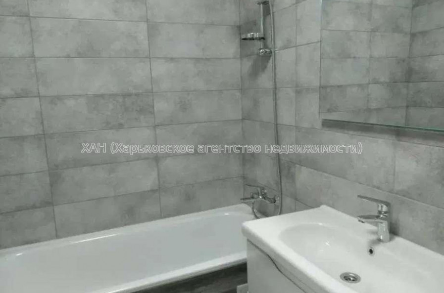 Продам квартиру, Домостроительная ул. , 1 кім., 38 м², евроремонт 