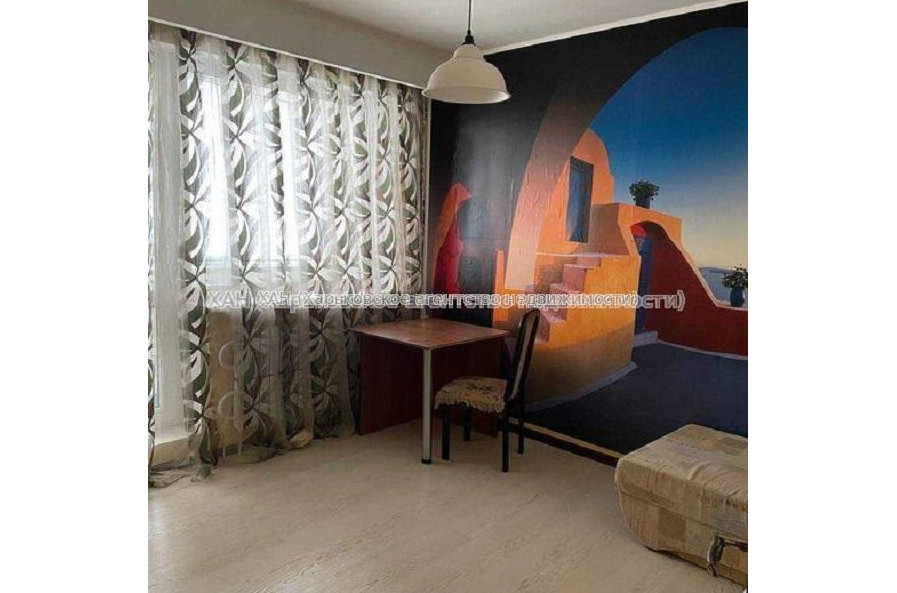 Продам квартиру, Гвардейцев Широнинцев ул. , 3 кім., 70 м², капитальный ремонт 