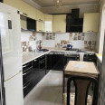 Продам квартиру, Гвардейцев Широнинцев ул. , 3 кім., 70 м², капитальный ремонт 