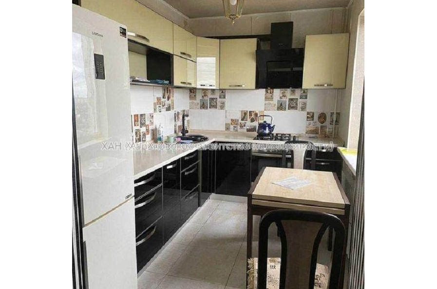 Продам квартиру, Гвардейцев Широнинцев ул. , 3 кім., 70 м², капитальный ремонт 