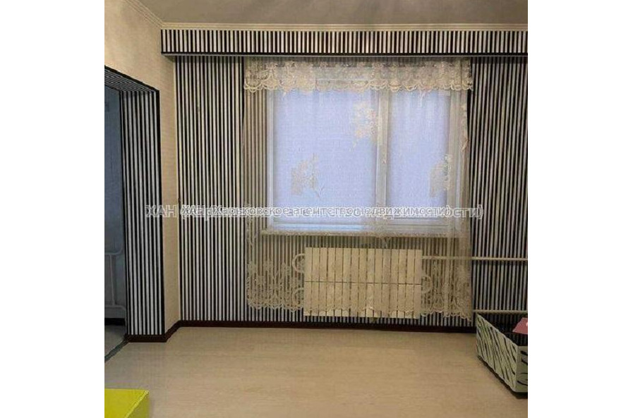 Продам квартиру, Гвардейцев Широнинцев ул. , 3 кім., 70 м², капитальный ремонт 
