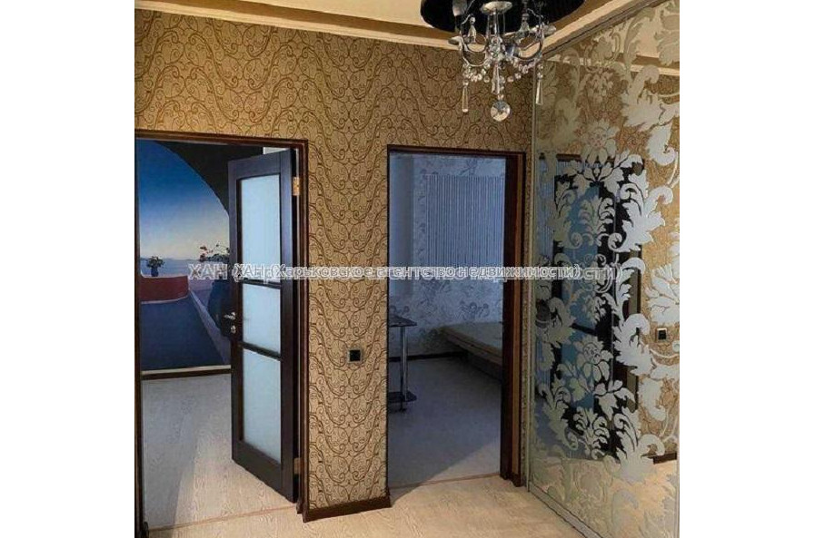 Продам квартиру, Гвардейцев Широнинцев ул. , 3 кім., 70 м², капитальный ремонт 