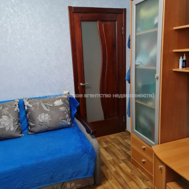 Продам квартиру, Каденюка ул. , 2  ком., 47 м², капитальный ремонт 
