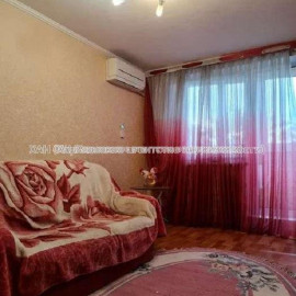 Продам квартиру, Каденюка ул. , 2 кім., 47 м², капитальный ремонт