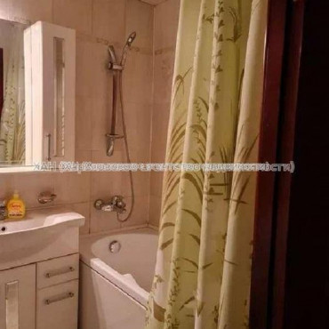 Продам квартиру, Каденюка ул. , 2 кім., 47 м², капитальный ремонт 