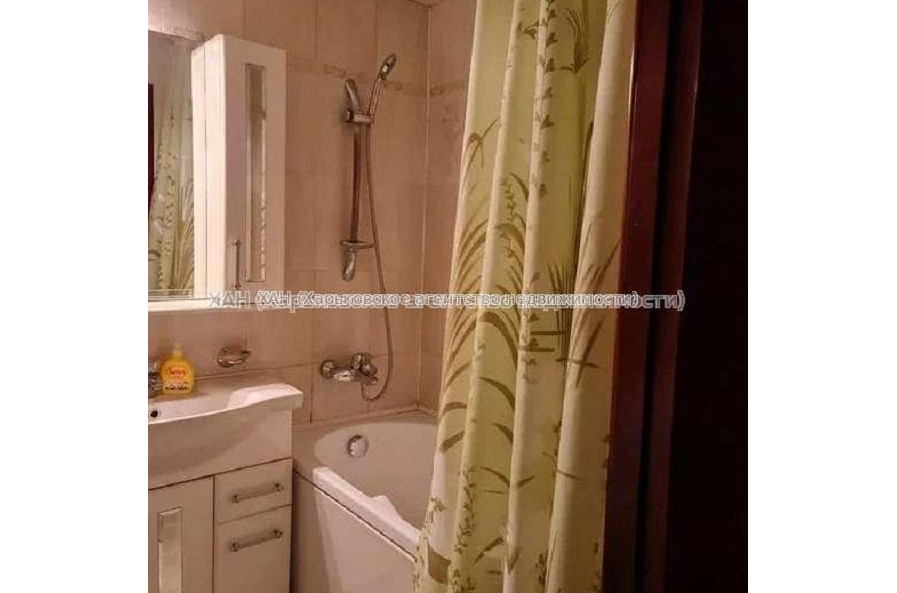 Продам квартиру, Каденюка ул. , 2 кім., 47 м², капитальный ремонт 