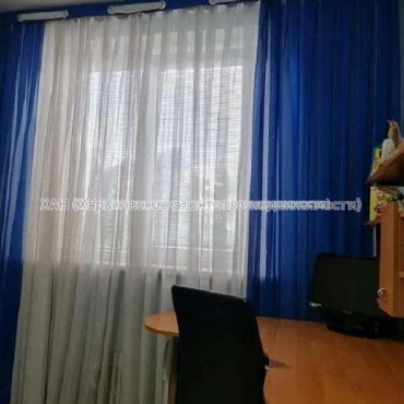 Продам квартиру, Каденюка ул. , 2 кім., 47 м², капитальный ремонт 