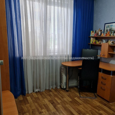 Продам квартиру, Каденюка ул. , 2  ком., 47 м², капитальный ремонт 