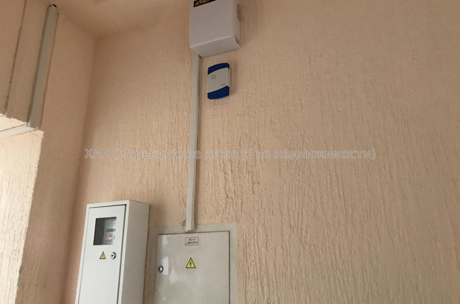Сдам нежилую недвижимость, офис в офисном центре , 7  ком., 252 м², косметический ремонт 
