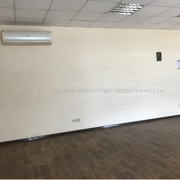 Сдам нежилую недвижимость, офис в офисном центре , 7  ком., 252 м², косметический ремонт 