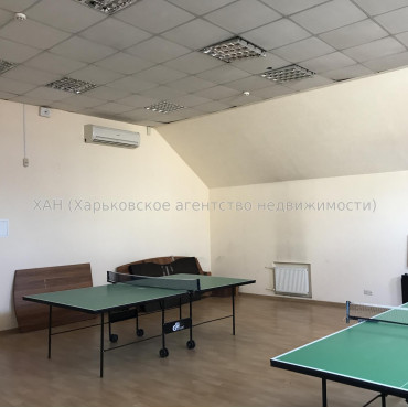 Сдам нежилую недвижимость, помещение свободного назначения , 2  ком., 252 м², косметический ремонт 