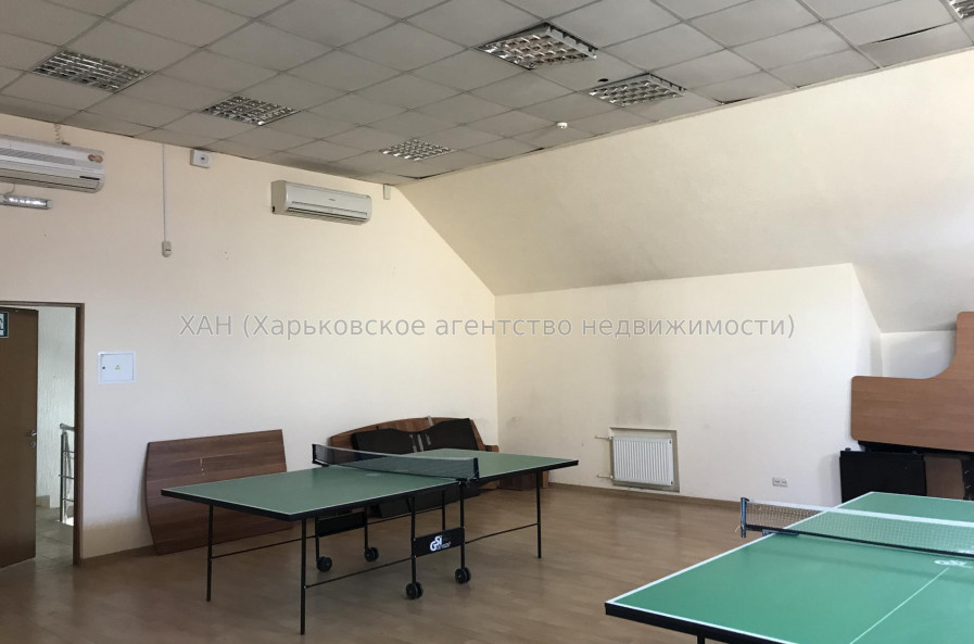 Сдам нежилую недвижимость, помещение свободного назначения , 2  ком., 252 м², косметический ремонт 