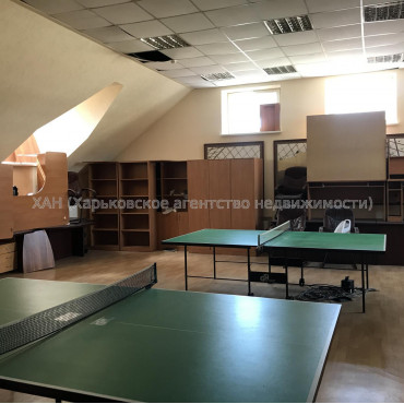 Сдам нежилую недвижимость, помещение свободного назначения , 2  ком., 252 м², косметический ремонт 