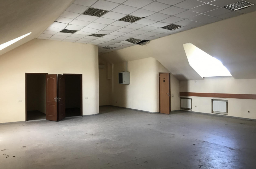Сдам нежилую недвижимость, помещение свободного назначения , 2  ком., 252 м², косметический ремонт 