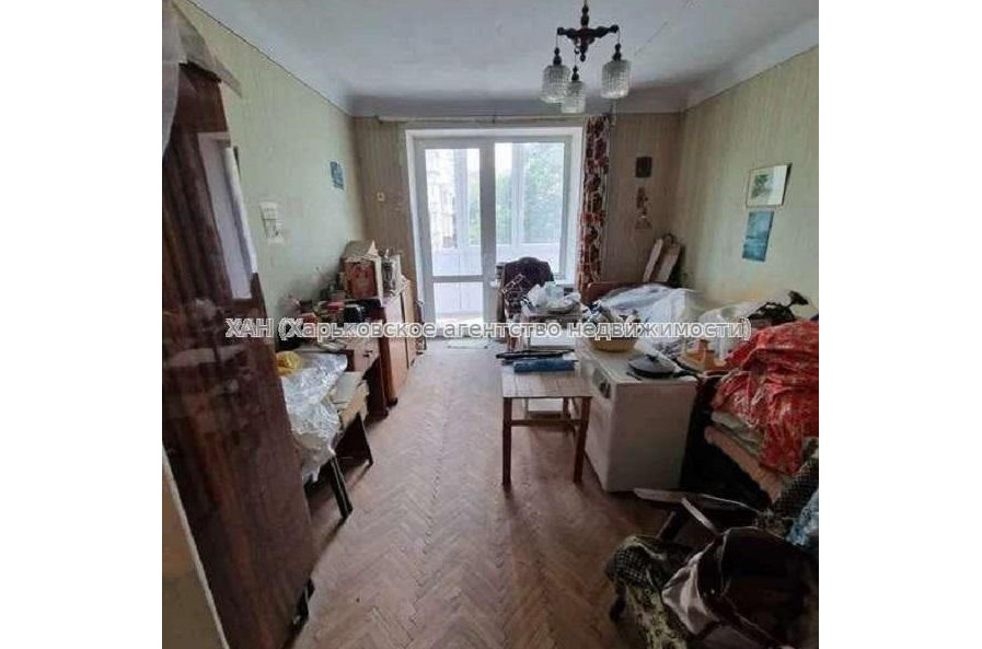 Продам квартиру, Новгородская ул. , 3  ком., 88 м², частичный ремонт 