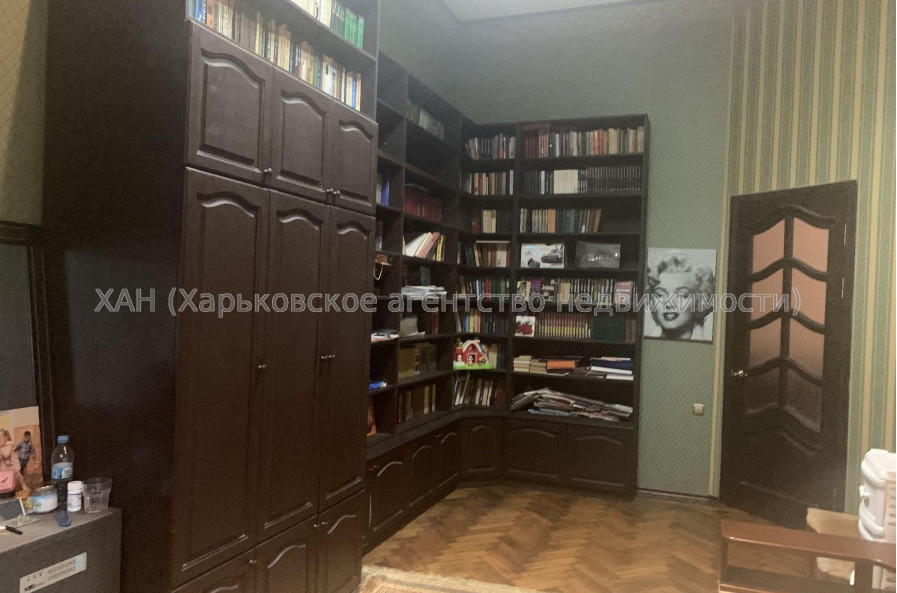 Продам квартиру, Черноглазовская ул. , 5 кім., 155 м², капитальный ремонт 