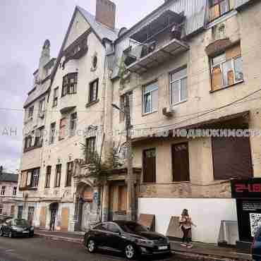 Продам квартиру, Черноглазовская ул. , 5 кім., 155 м², капитальный ремонт 