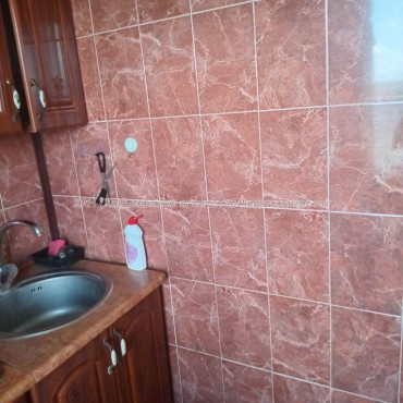 Продам квартиру, Архитекторов ул. , 4 кім., 71 м², косметический ремонт 