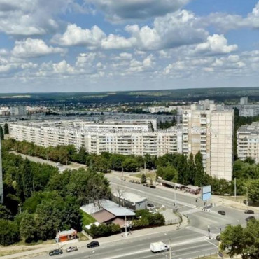 Продам квартиру, Гвардейцев Широнинцев ул. , 70В , 4 кім., 104 м², без внутренних работ 