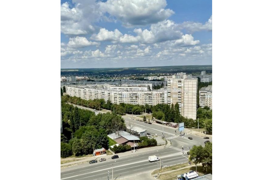 Продам квартиру, Гвардейцев Широнинцев ул. , 70В , 4 кім., 104 м², без внутренних работ 